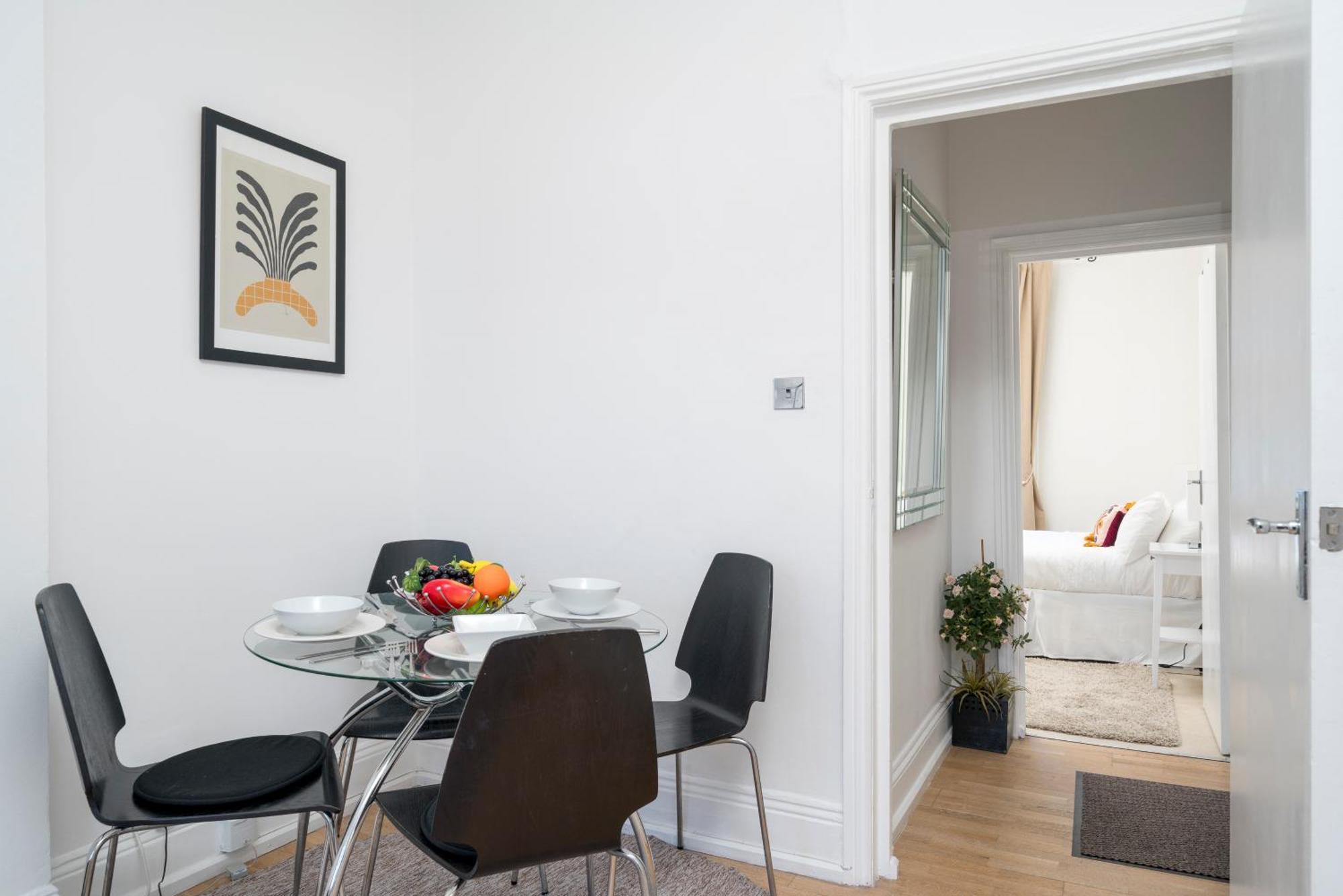 & Charming 2-3 Bed In Kensington, 2 Minutes To Tube, Piccadilly & District Lines, Stunning Garden Views Apartamento *